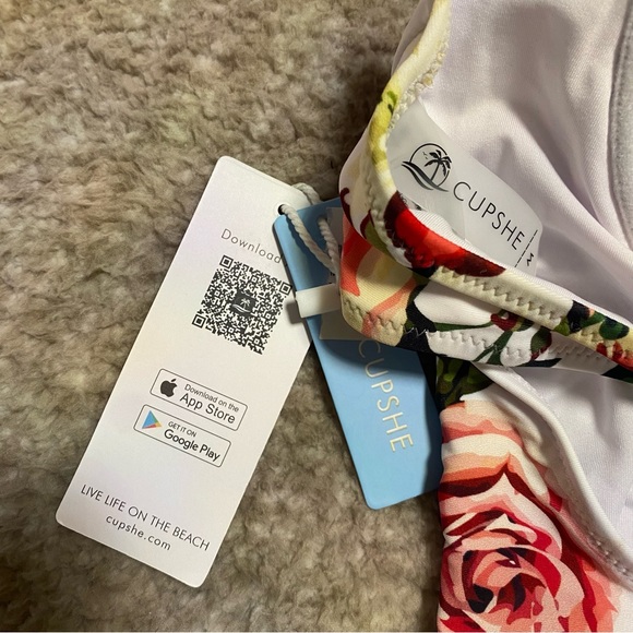 Cupshe - BNWT Bathing Suit - Picture 5 of 6